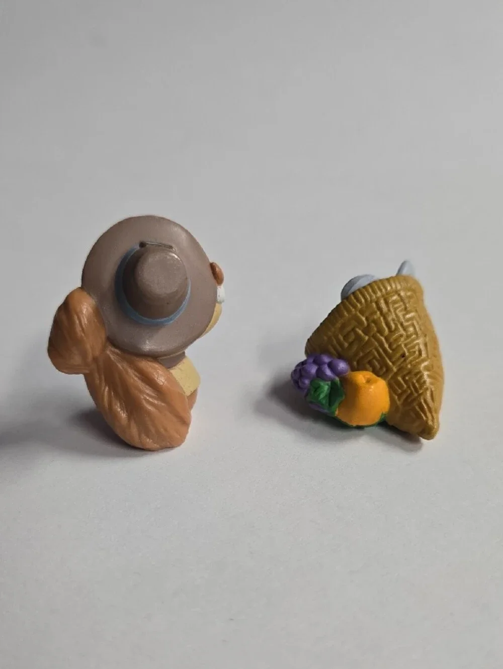 Vntg Hallmark '86 & '88 Fall Harvest Set - Squirrel & Gray Mouse EUC 1.25